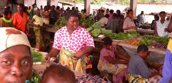 Marktplatz in Basankusu, Südostkongo, Foto: Fransish/Wikimedia
